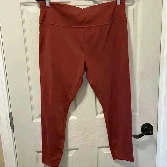 Athleta Ultimate Stash Pocket 7/8 Tight Leggings Sz XL - Picture 1 of 9